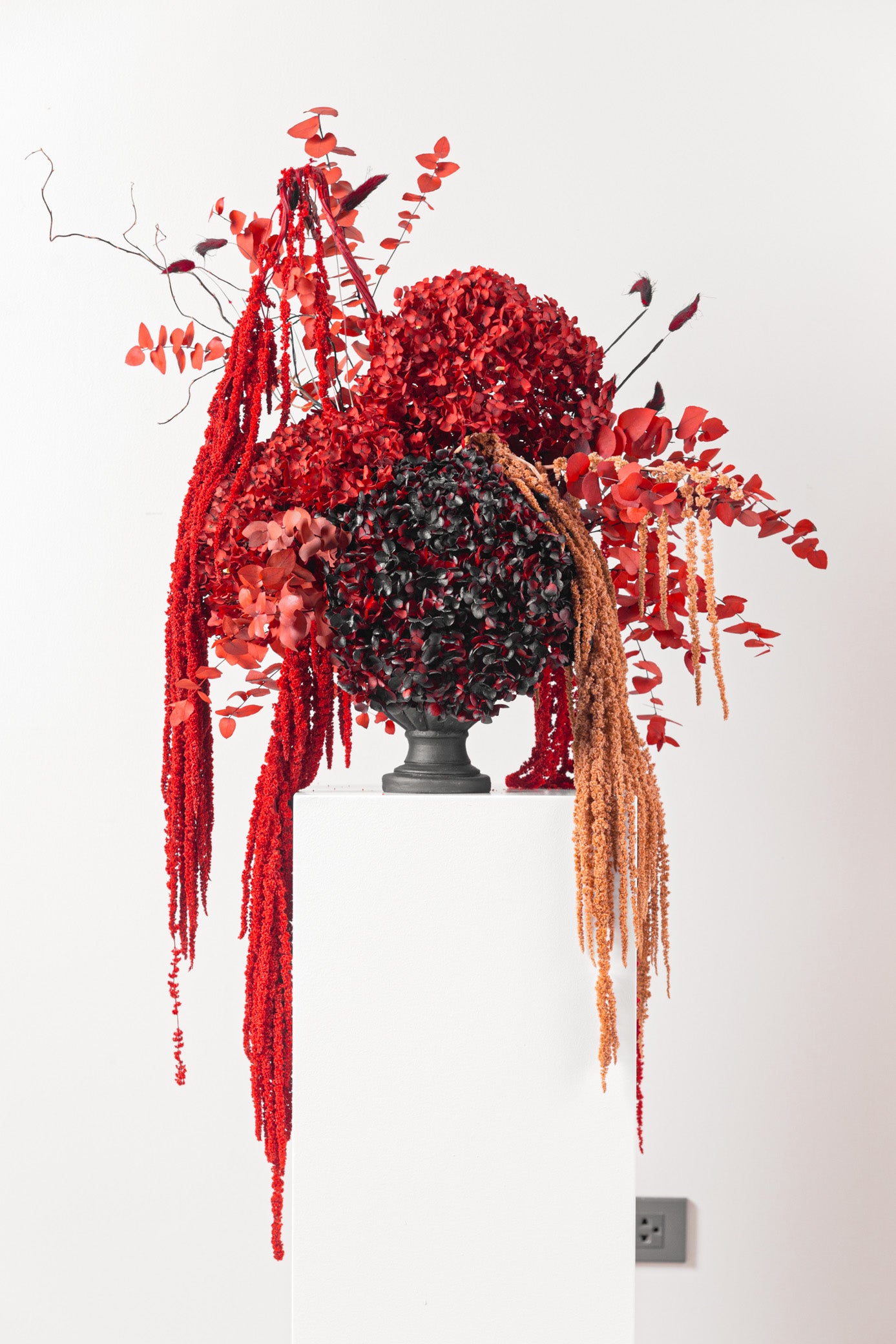 Crimson Noir Arrangement